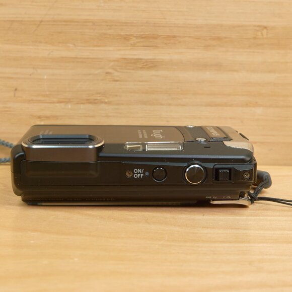 Olympus Tough TG-820 iHS 12MP Digital Camera Black / Waterproof / Tested - Picture 7 of 9